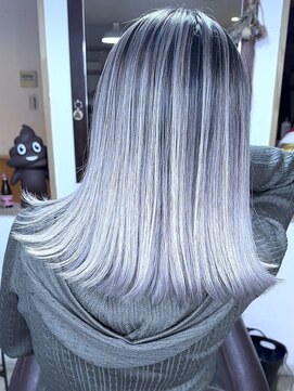 ブレイズヘアー(BLAZEhair) ホワイトシルバー×バレイヤージュ×ブリーチ２回