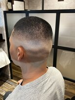 キタセンジュバーバー バイ ティーズ(KITASENJU BARBER by T's) ボウズスキンフェード