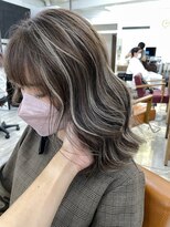 小顔 ネビージュアッシュグレージュハイライトカラー◎