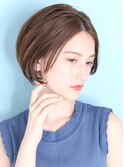 40代50代小顔黒髪ネビージュボブルフワンレン前髪なしショート