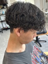 フゥ 宇都宮(FeU)&nbsp;栃木波巻きスパイラルパーマシャドウパーマメンズセンターパート