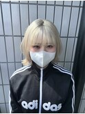 ホワイトブロンド 透明感韓国カラー