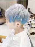 派手髪カラーホワイトシルバーにインナー水色ブルー