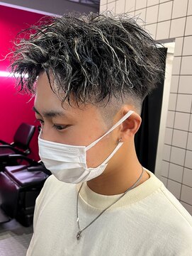 エルマーク 梅田(L-MARK) メッシュハイライトスパイラルパーマツイストパーマツーブロック