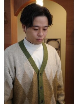 エディ(Edy) センターパートカルマヘアニュアンスパーマ韓国ヘア眉毛カット