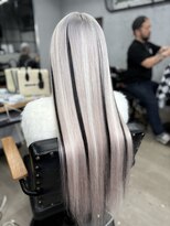 ワン(ONE)&nbsp;ホワイトシルバー×ローライト&ハイライト