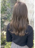 大人アッシュのセミロング