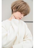 大人可愛いくすみハイトーンベージュくびれショートヘア