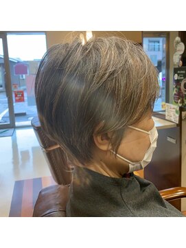 ジールドゥーエ(Zeal due) グレイヘアショート