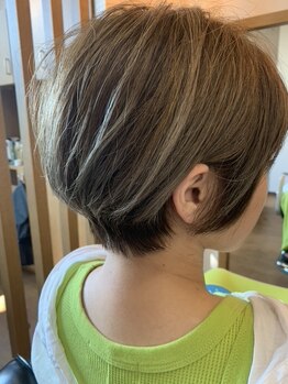 ヘアーズリッカ(Hair.s Rikka)の写真/【上牧駅すぐ】気になる髪のお悩みは"Hair.s Rikka"にお任せください！いつまでも若々しくお洒落に―。