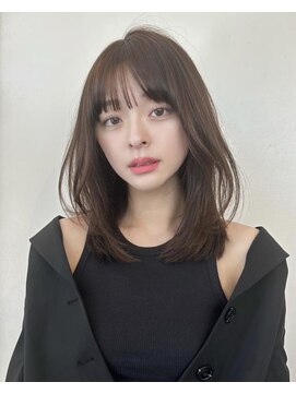 ベル 銀座5丁目店(Belle) 黒髪でも動きの出るミディアムレイヤー　【韓国ヘア、小顔ヘア】