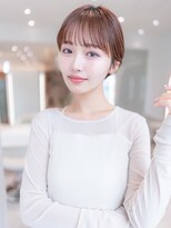20代30代大人可愛いグレージュカラー斜めバングショートボブ