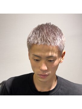 ホワイトアッシュ×ボウズ風ベリーショート