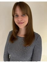 リベラル(liberal) ロング 顔周りレイヤー ストレートワンカール【20代/30代/40代】