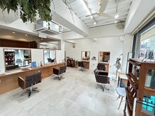 ティーシースペース 元住吉店(T.C.SPACE)の雰囲気（広々とした空間！[酸性ストレート/白髪染め/白髪ぼかし]）