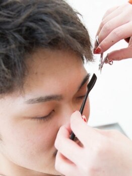 ルームヘアープレイグラウンド(RooM Hair Playground)の写真/【大和八木3分】清潔感溢れる身だしなみに☆自分では難しい眉のカットもプロにお任せください！