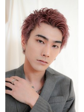 ココンプリュス アンド モナ(COCON+&MONA+) アップバングショート