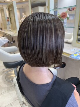 アッシュ 仙川店(Ash) 40代50代60代脱白髪染め白髪ぼかし似合わせショートボブ髪質改善