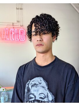 アンゼロ(UNZELO) メンズパーマ:コイルカーリー