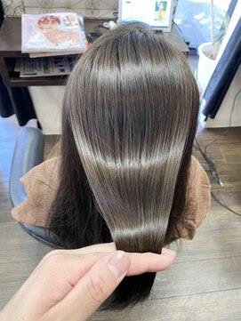 ブレイズ ザ サロン(BLAZE THE SALON) 艶髪美髪濃いめアッシュグレージュツヤツヤカラー【BLAZE 大庭】