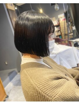 エミュー(emue) 20代30代ミニボブ暗髪グレージュ小顔美肌ストレート丸み ボブ