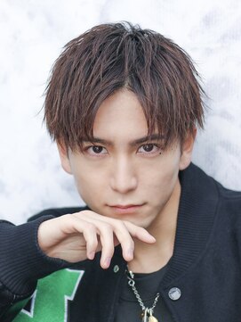 ベーア(Bar) ナチュラルセンターパート　【刈り上げ　ツーブロック】