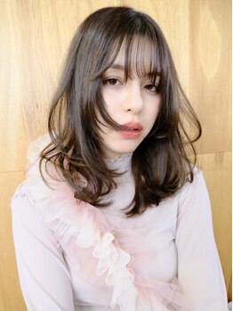 シャングリラ(shangri-la)の写真/髪質/ダメージを見極め丁寧にクセを伸ばします！注目の『髪質改善Tr』と一緒に施術することでサラ艶髪に♪