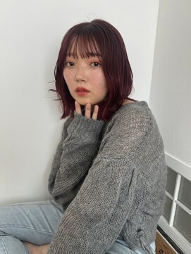 サンクチュアリー ウィズ コネクト(Sanctuary with connect) カシスレッドカラー×くびれボブ表面