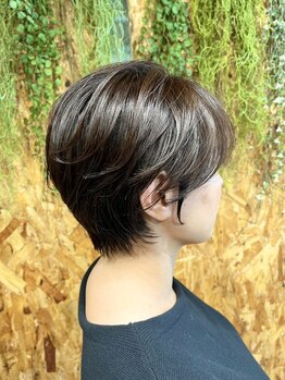ヴァンガード(Vanguard)の写真/小顔見え効果UPで360度どこから見ても美シルエットのショートヘアで毎日のスタイリングもカンタンに…♪