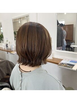 ヘアーアンドメイクアップモパ レイヤーカット