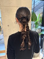ツインテール編み下ろしヘアセット