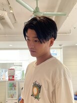 バズ(BUZZ) 爽やかセンターパートスタイル
