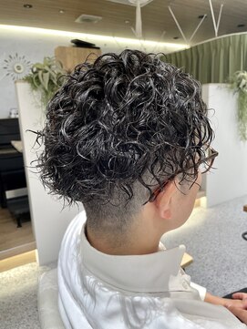 ゼストララ(ZEST Lara) 【YUICHI】平巻きツイストスパイラルパーマ【吉祥寺】