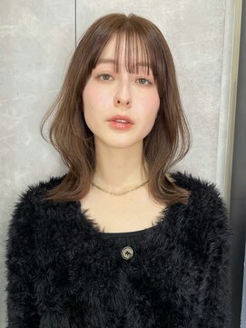 トルネード(TORNADO) 面長ミディアムレイヤー ベージュブラウン M20250109