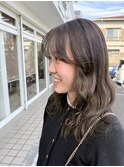 オリーブベージュ
