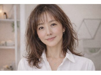 サーティスリー(thirtythree)の写真/☆もう、白髪に悩まない。透明感と艶を纏う、大人の贅沢カラー☆