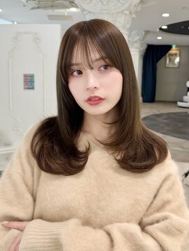 エアー 青山(AIR) ハッシュカット顔まわりレイヤーカットオリーブベージュ