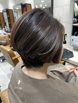 ピークアブー アヴェダ 池袋東武(PEEK-A-BOO AVEDA) 上品に軽やかに。大人女性のためのショートボブ50代60代70代