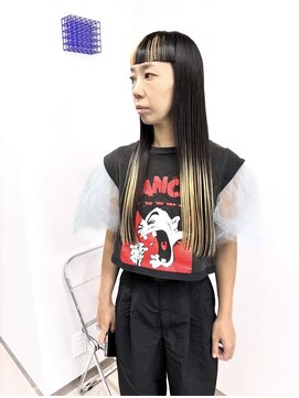 イラカ(elaka) ブロックカラー×切りっぱなしロング