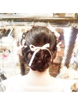 ボア トウキョウ(Voix Tokyo) 編み込みリボンアップスタイル