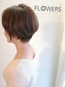 フラワーズビィーオーディー(FLOWERS BOD) 抜け感のあるショートスタイル