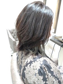 ラファンス イマザト(LaFENCE IMAZATO) 外ハネ×インナーカラー