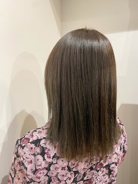 ムーン(moon) #外ハネボブ #ペールベージュ #セクションカラー