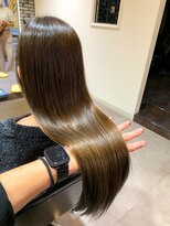 ユニ(Uni.)&nbsp;オリーブベージュ×髪質改善