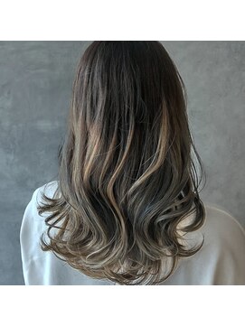 ブロッサム 熊谷店(Blossom) バレイヤージュ×ハイライト