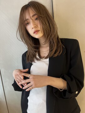 サイン 表参道(SIGN) レイヤーカットグレージュカラーデザインカラーシルキーベージュ