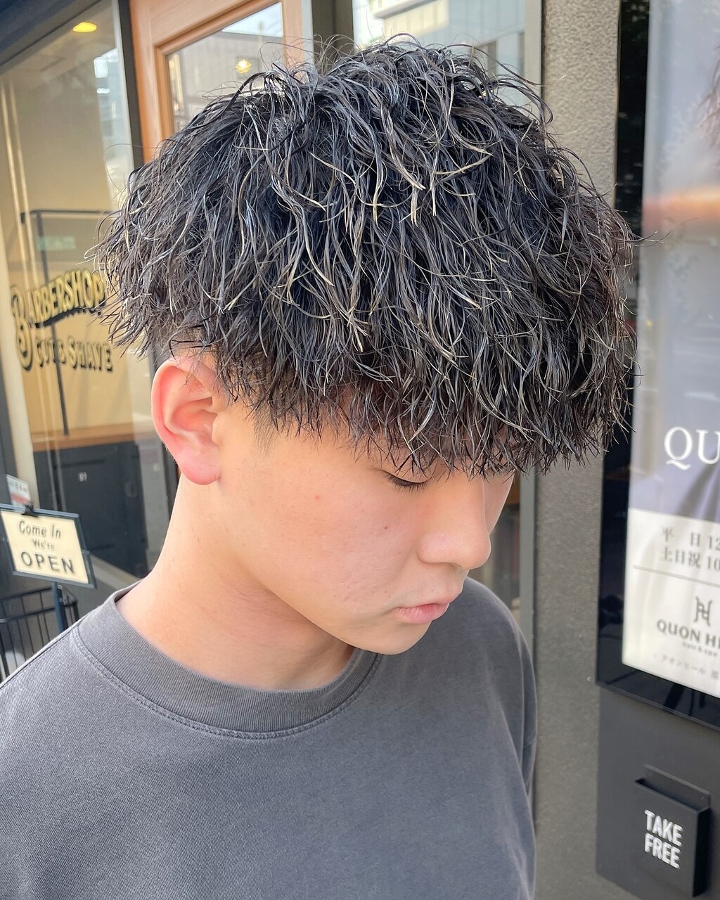 王道縦落ちツイストスパイラルパーマツーブロックモテマッシュ