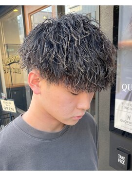 フリーク バーバーショップ 都島店(FREAK BARBER SHOP) 王道縦落ちツイストスパイラルパーマツーブロックモテマッシュ