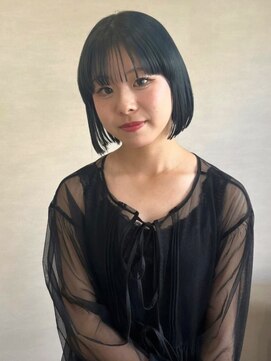 トナリ(tonari) ブルーグレー　シースルーボブ　ワイドバング【鹿児島中央駅】