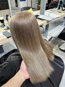 リア 布施店(Lia) グレージュ